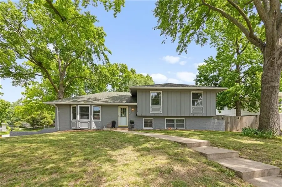 11614 Mcanany Drive, Shawnee, KS 66203 - #2