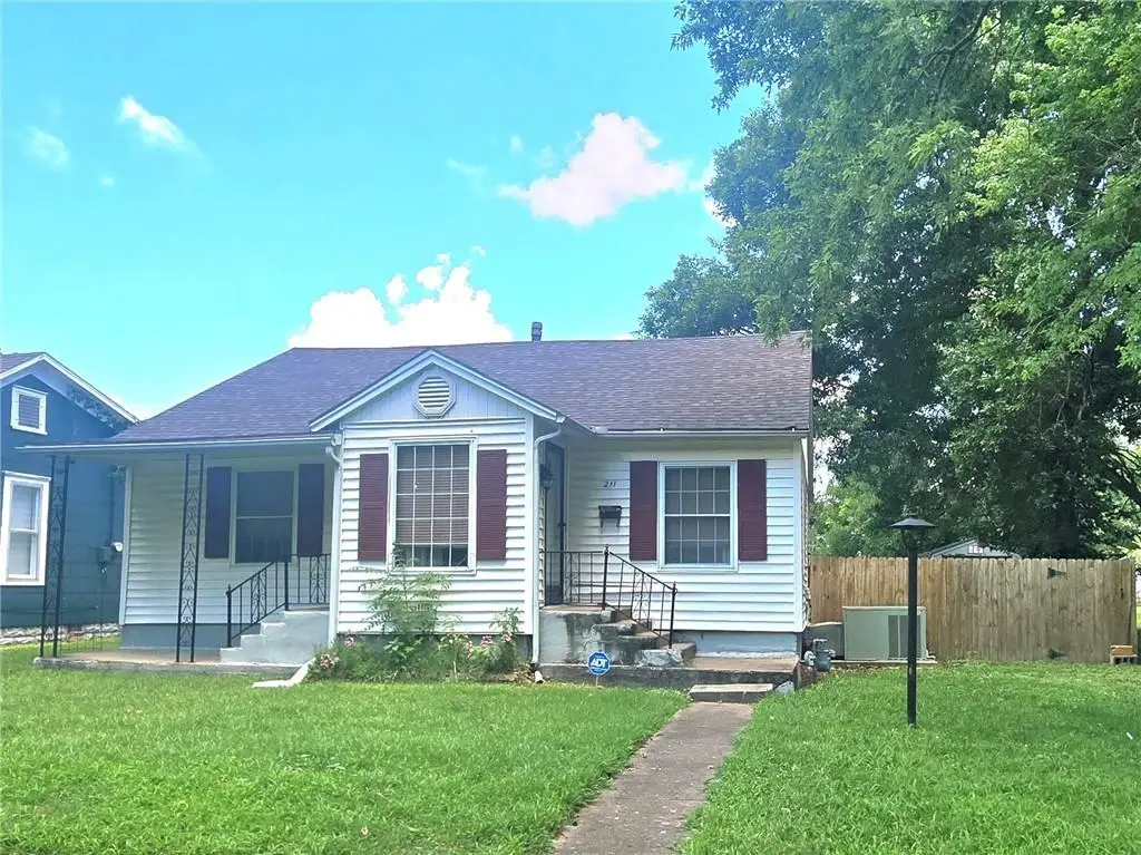211 E 22nd Street, Pittsburg, KS 66762 - #1