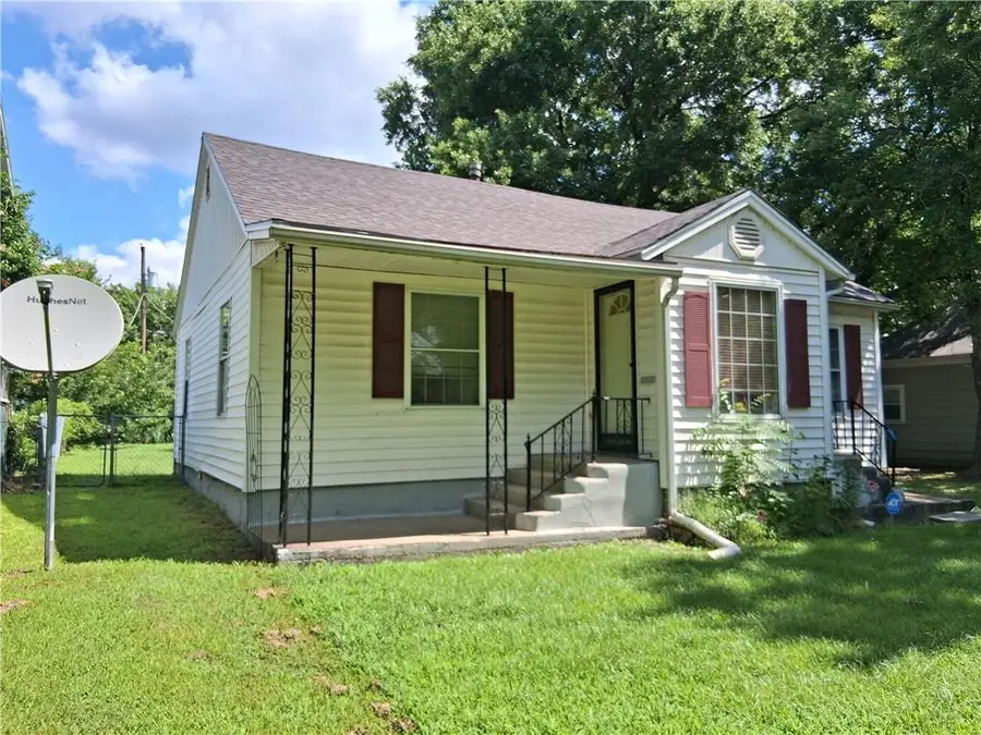211 E 22nd Street, Pittsburg, KS 66762 - #3