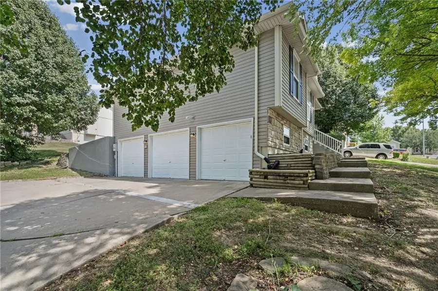 6315 N Quincy Avenue, Kansas City, MO 64119 - #3