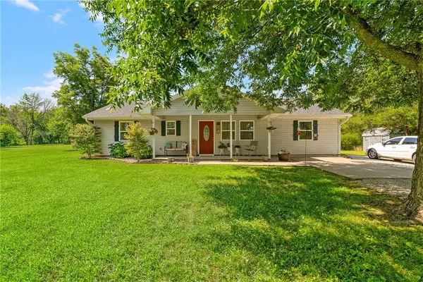15562 E Kaw Rapids Road, Nevada, MO 64772