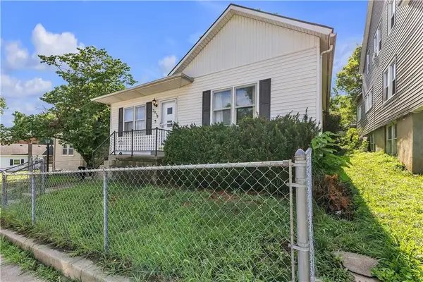 2918 N 9th Street, St Joseph, MO 64505