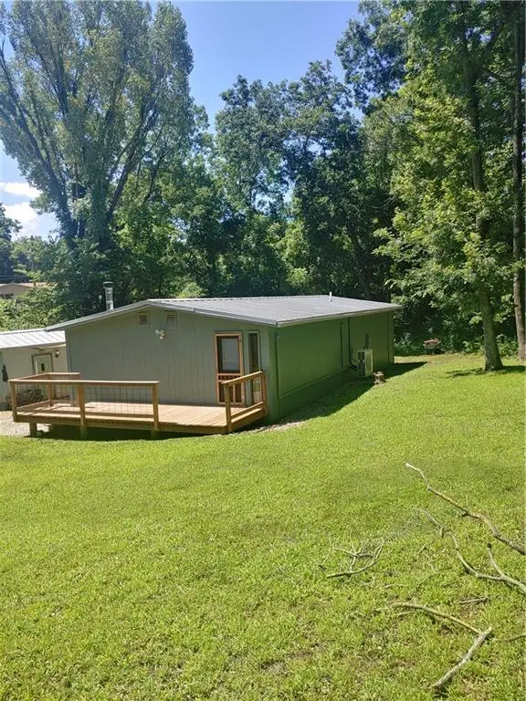 9794 Glenwood Drive, Ozawkie, KS 66070