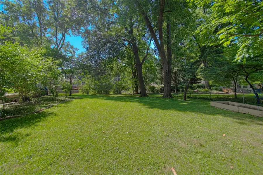 8020 Juniper Street, Prairie Village, KS 66208 - #3