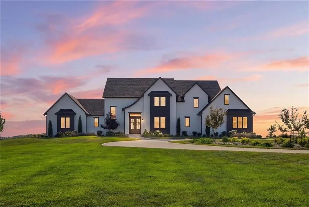 10504 Stonehaus Drive, Lees Summit, MO 64086 - #1