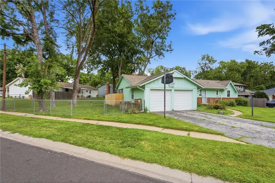 9307 Craig Drive, Overland Park, KS 66212 - #3