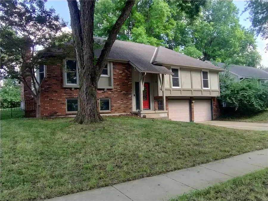 16405 Spring Valley Road, Belton, MO 64012 - #2