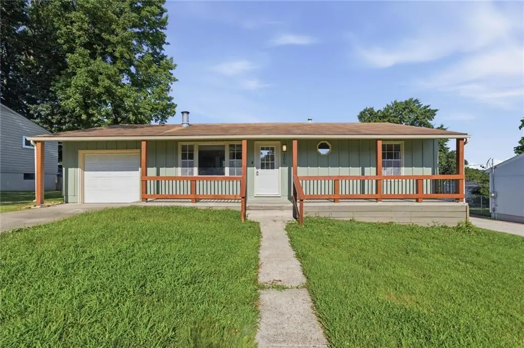 209 Western Street, Leavenworth, KS 66048 - #1