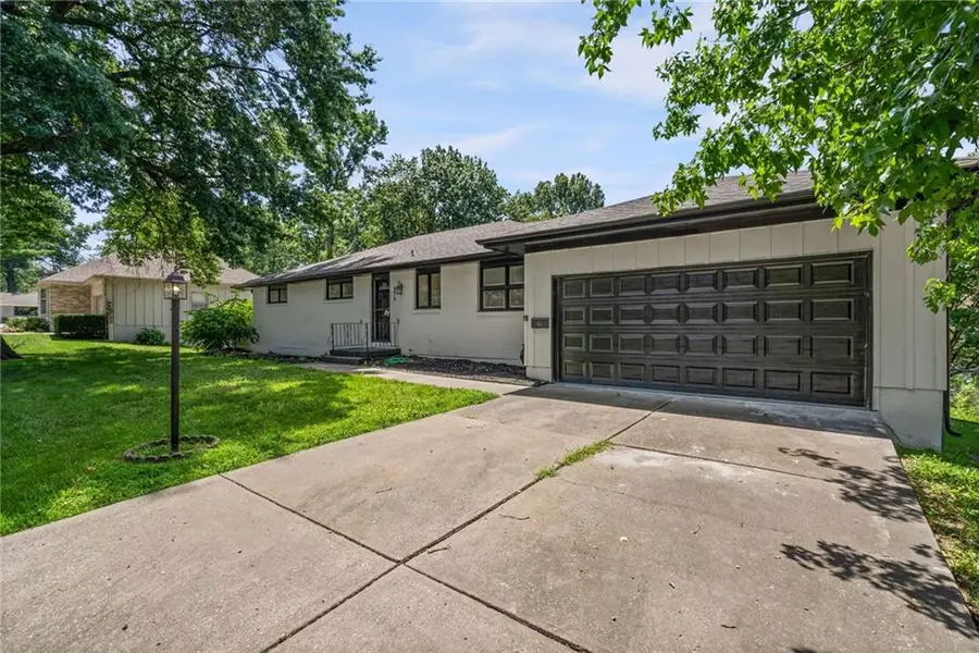 8819 E 61st Street, Raytown, MO 64133 - #2