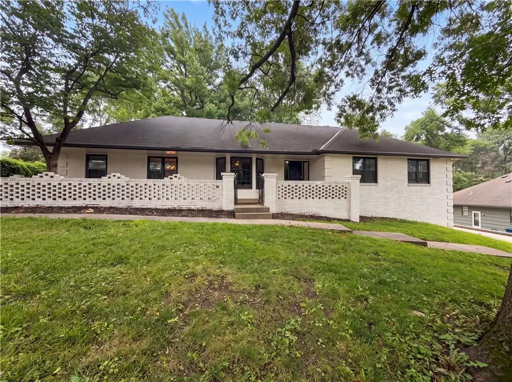 4321 NW Briarcliff Lane, Kansas City, MO 64116 - #1