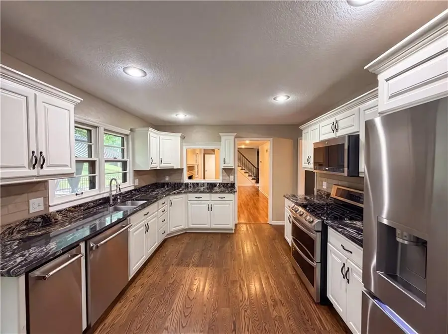 4321 NW Briarcliff Lane, Kansas City, MO 64116 - #2
