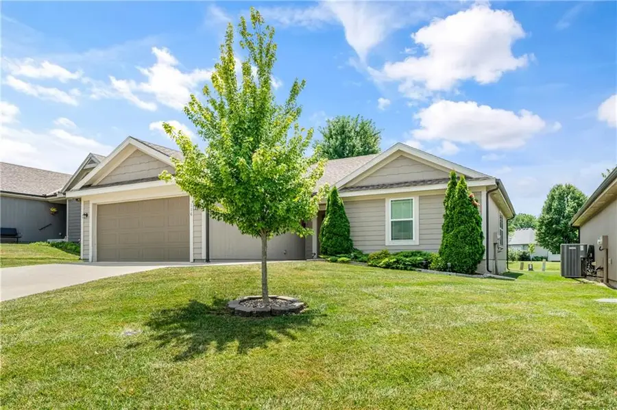 116 N Sivley Street, Peculiar, MO 64078 - #2