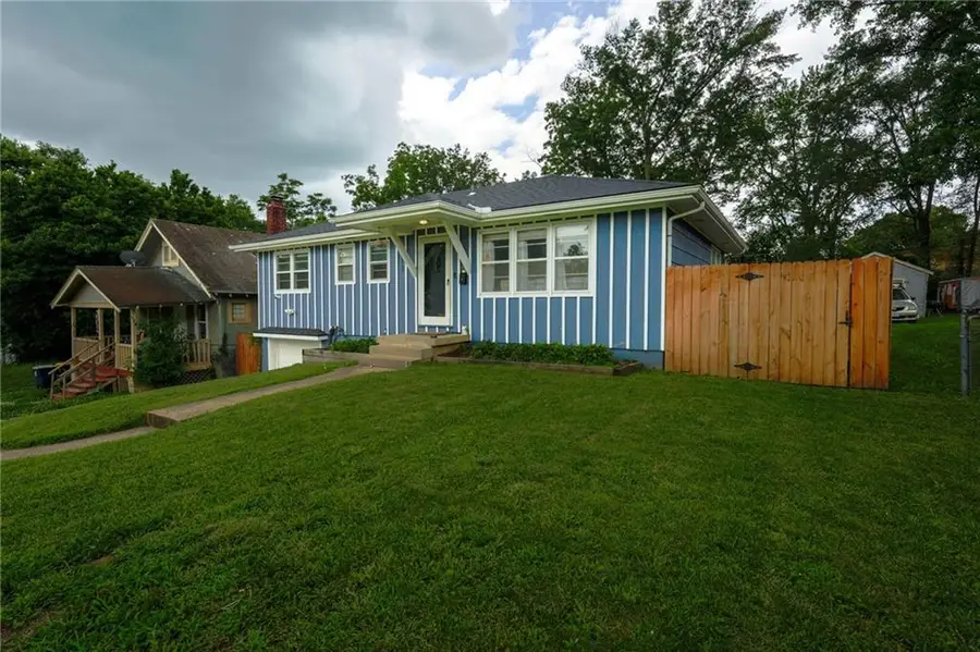 8312 Highland Avenue, Kansas City, MO 64131 - #2