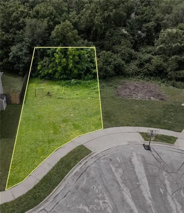 907 Anna Tappan Way, Lawrence, KS 66044