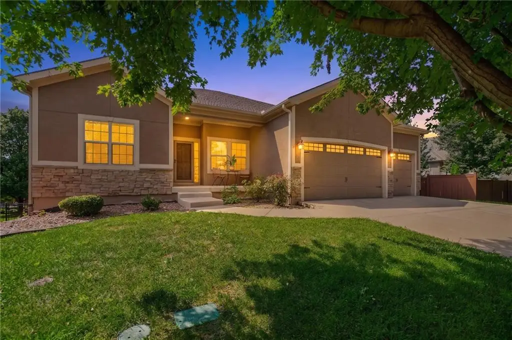 18425 W 193 Terrace, Spring Hill, KS 66083 - #1