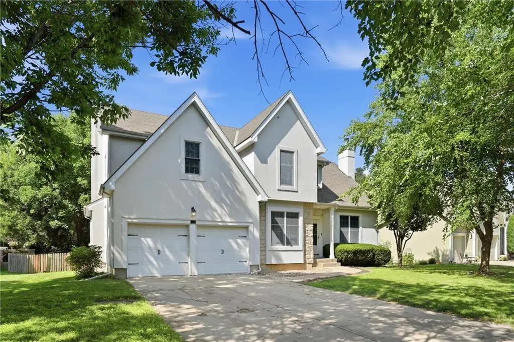 5216 W 158th Place, Overland Park, KS 66224 - #1