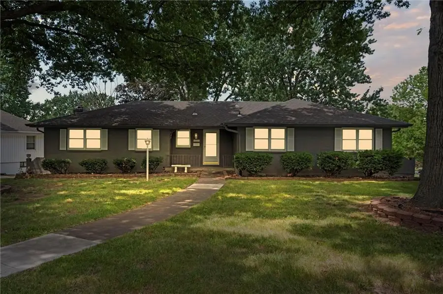 6100 Englewood Avenue, Raytown, MO 64133 - #3