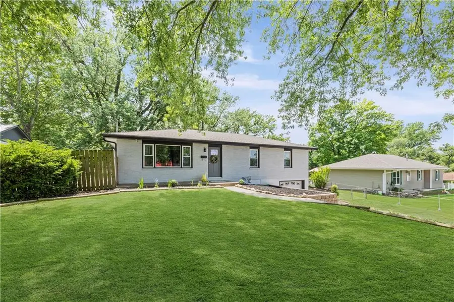 13101 NW Porter Road, Parkville, MO 64152 - #2