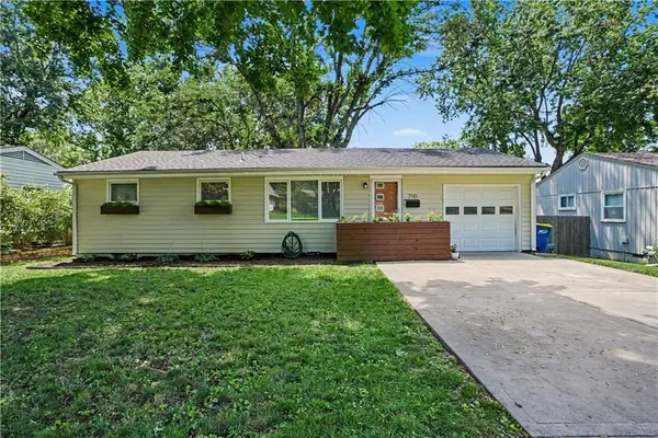 7110 Santa Fe Drive, Overland Park, KS 66204