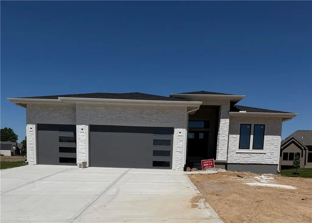 6010 Apache Drive, Shawnee, KS 66226 - #1