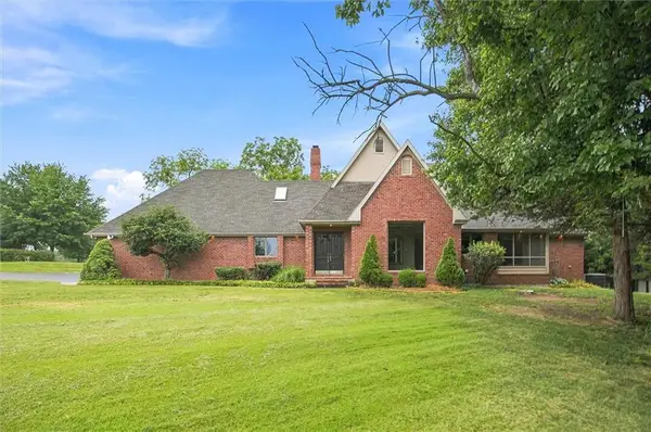 2530 Greenwood Drive, Ottawa, KS 66067