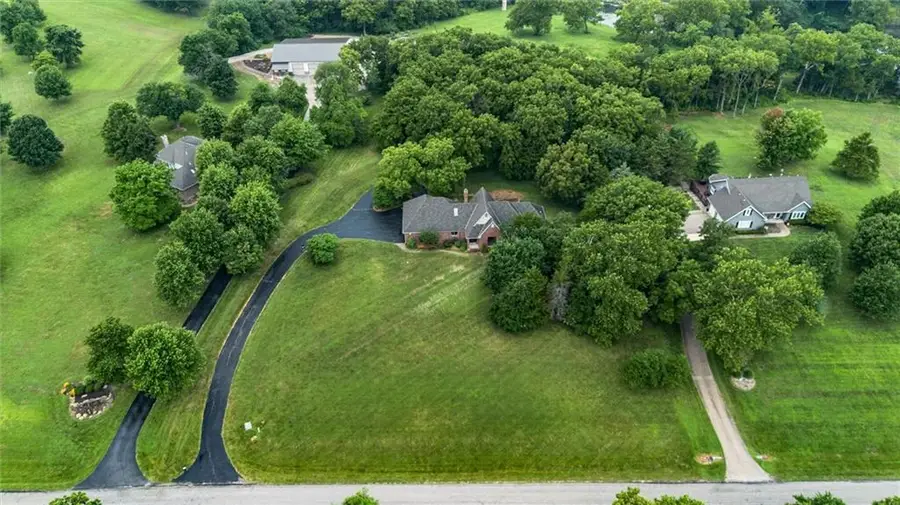 2530 Greenwood Drive, Ottawa, KS 66067 - #2