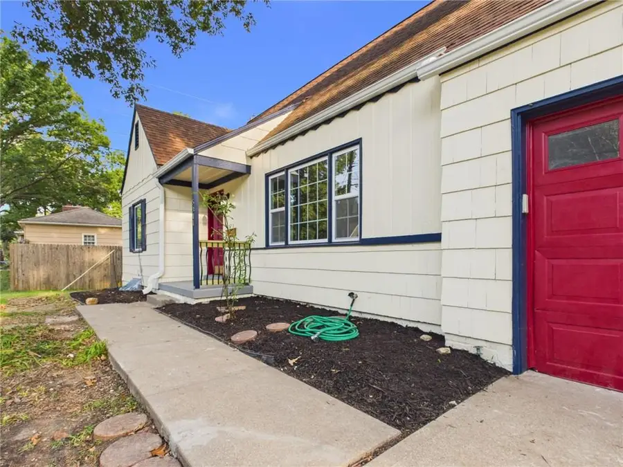 5311 W 55th Street, Roeland Park, KS 66205 - #3