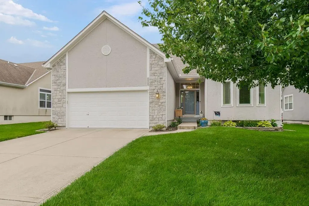 916 SW Lauren Court, Lees Summit, MO 64081 - #1