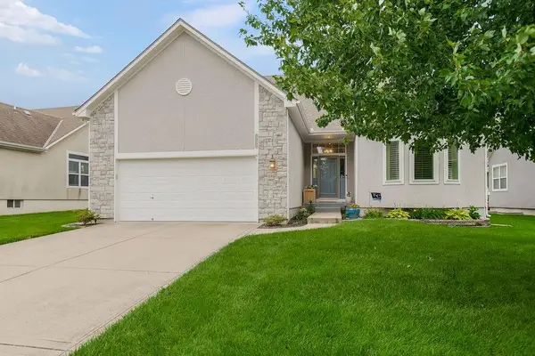 916 SW Lauren Court, Lee's Summit, MO 64081