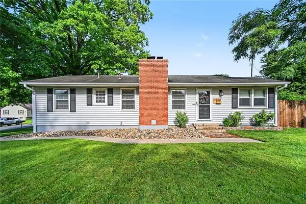 4300 N Holmes Street, Kansas City, MO 64116