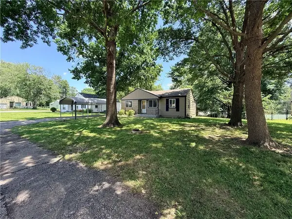 4711 N Kansas Avenue, Kansas City, MO 64117