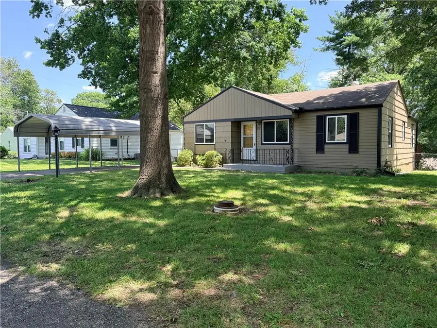 4711 N Kansas Avenue, Kansas City, MO 64117 - #2