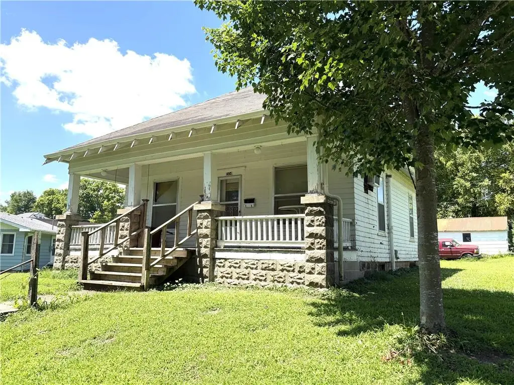 304 S Elm Street, Sweet Springs, MO 65351 - #1