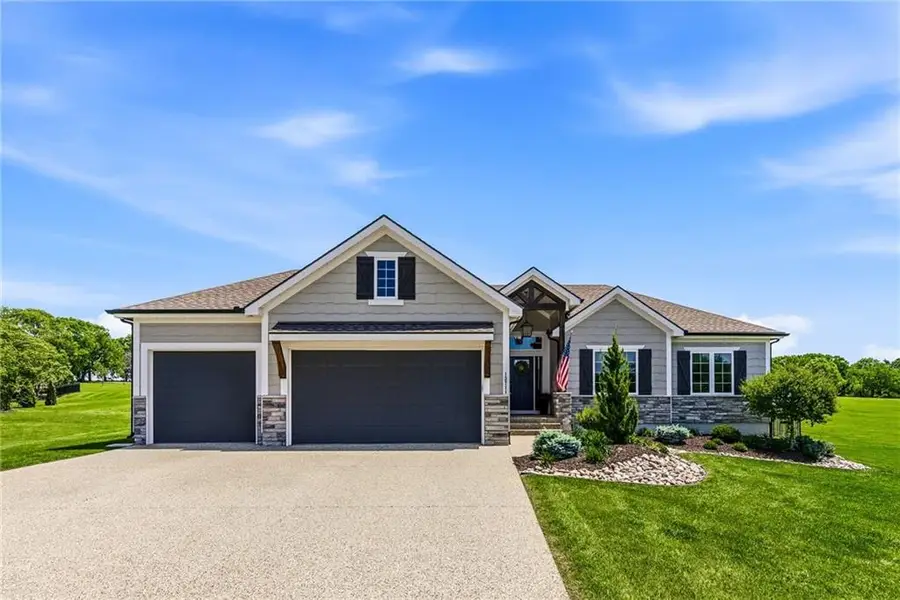 13711 Woodland Ranch Drive, Lone Jack, MO 64086 - #2