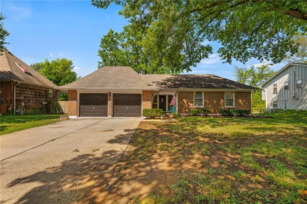 10450 College Avenue, Kansas City, MO 64137 - #1