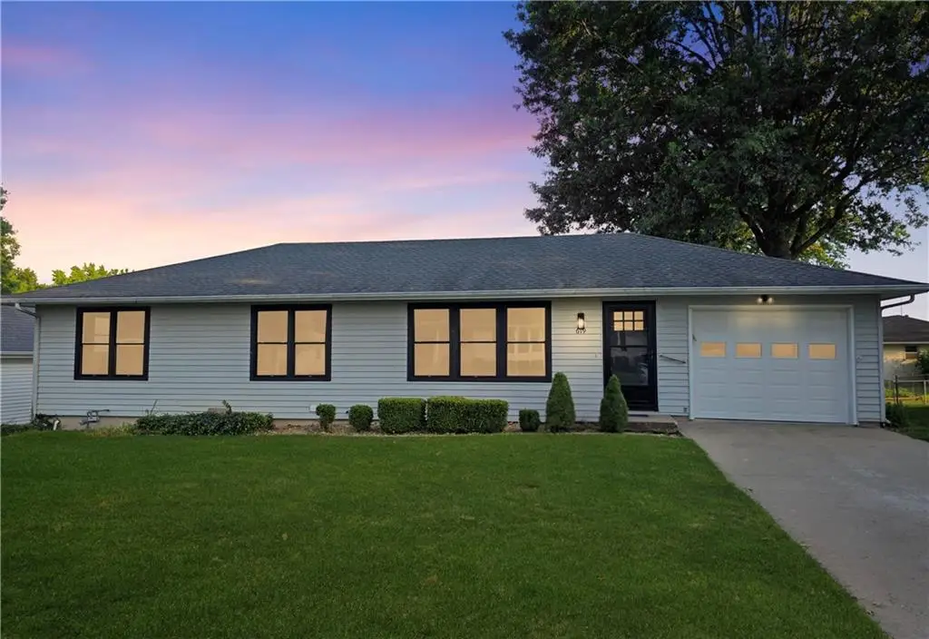619 W 30th Street, Higginsville, MO 64037 - #1