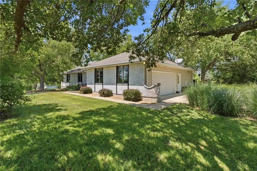 1116 W Hubach Hill Road, Raymore, MO 64083 - #2