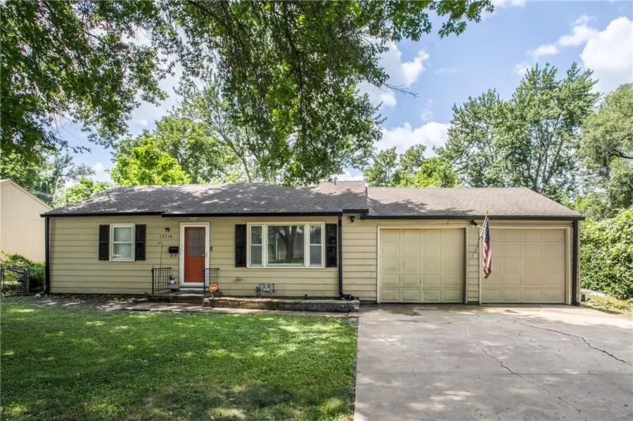 12710 7th Street, Grandview, MO 64030 - #2