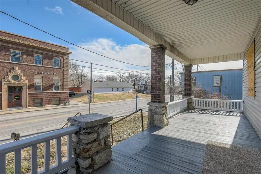 318 N 10th Street, Kansas City, KS 66102 - #2