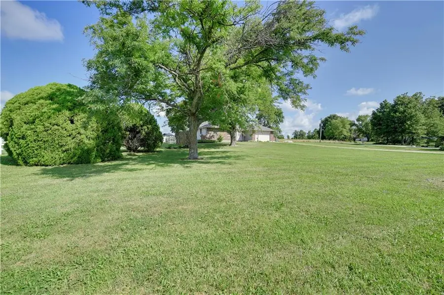 22284 Rosewood Street, Bucyrus, KS 66013 - #3