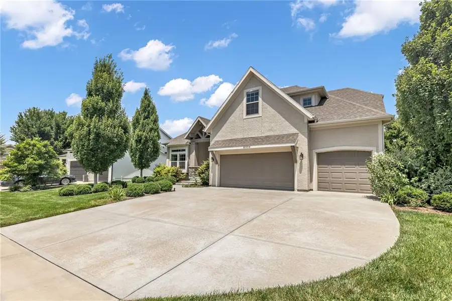 8904 W 166 Street, Overland Park, KS 66085 - #2