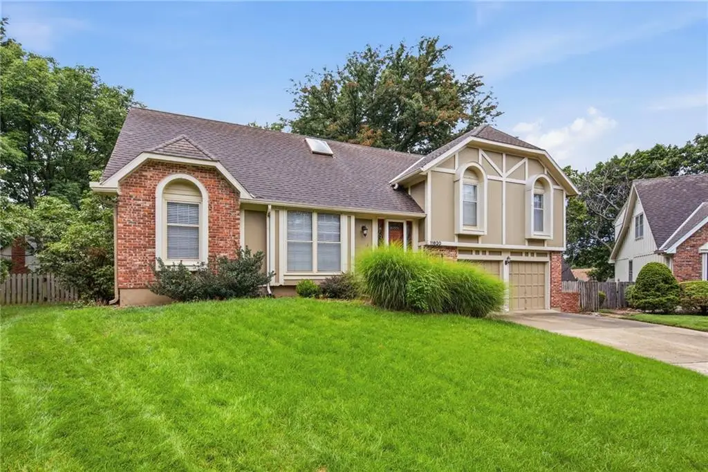 11620 Grant Drive, Overland Park, KS 66210 - #1