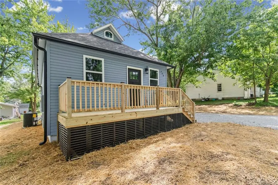 728 E 3rd Street, Cameron, MO 64429 - #3