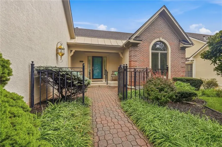 6305 W 92 Street, Overland Park, KS 66212 - #3