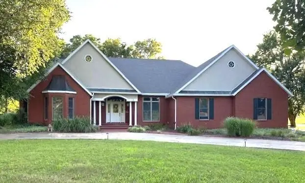 2 Timbercreek Road, Girard, KS 66743 - #1