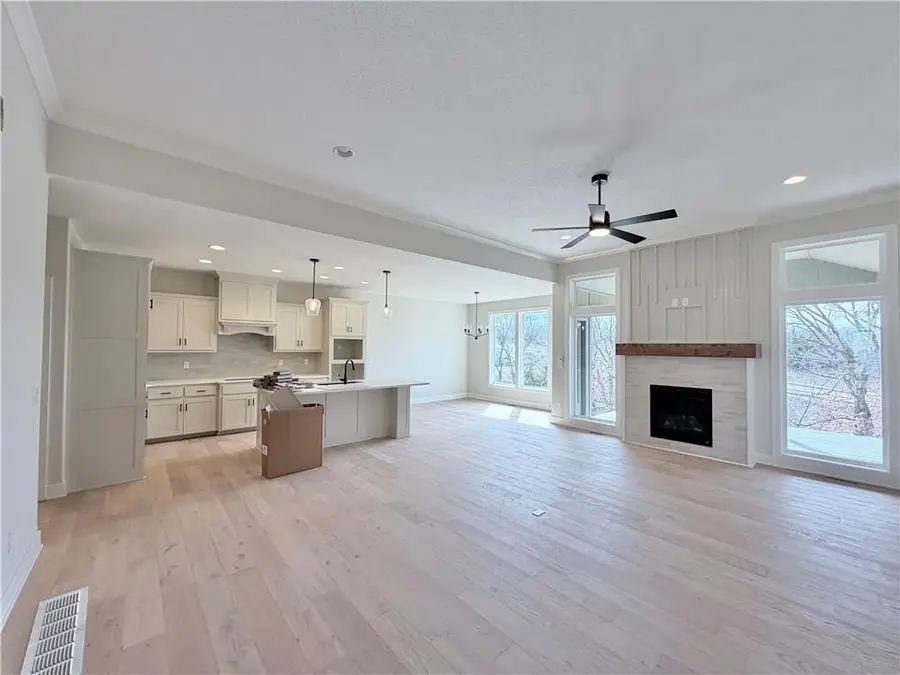 13775 NW 70th Street, Parkville, MO 64152 - #2