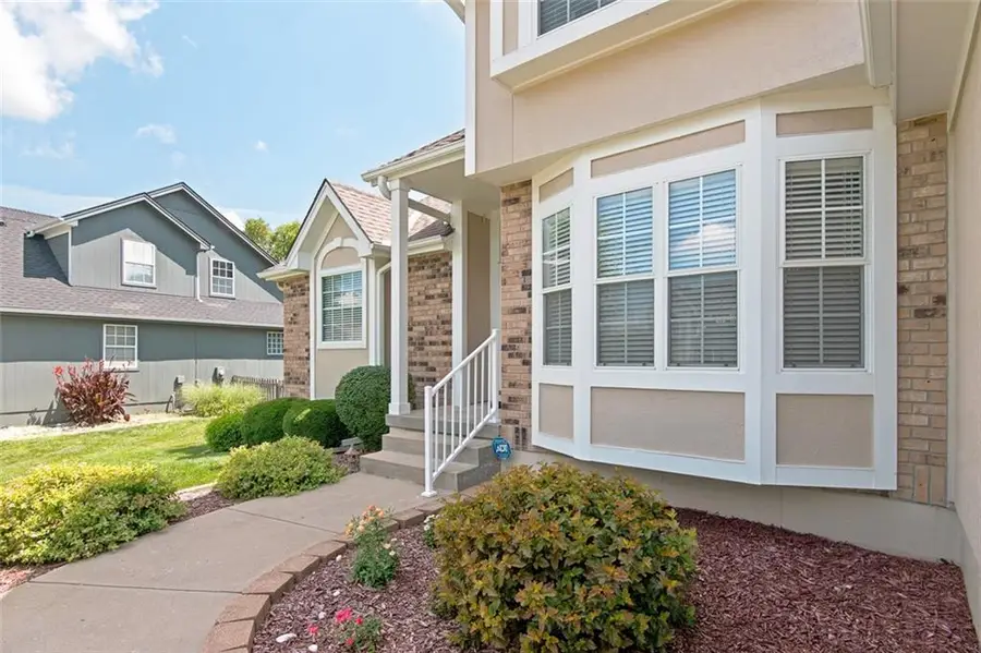 337 SE Canterbury Lane, Lees Summit, MO 64063 - #2