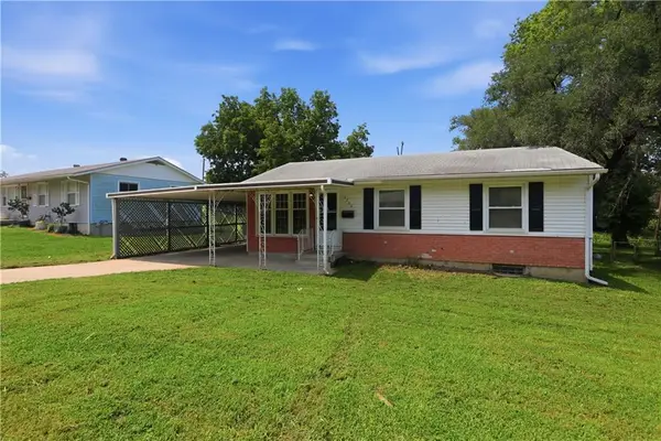 5206 Palmer Drive, Kansas City, MO 64129