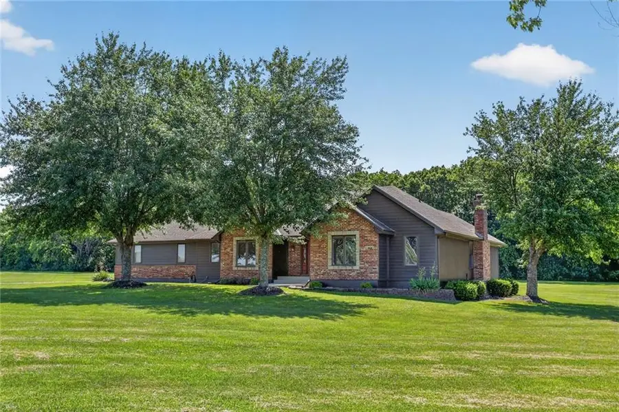 17618 S Emerald View Drive, Raymore, MO 64083 - #2