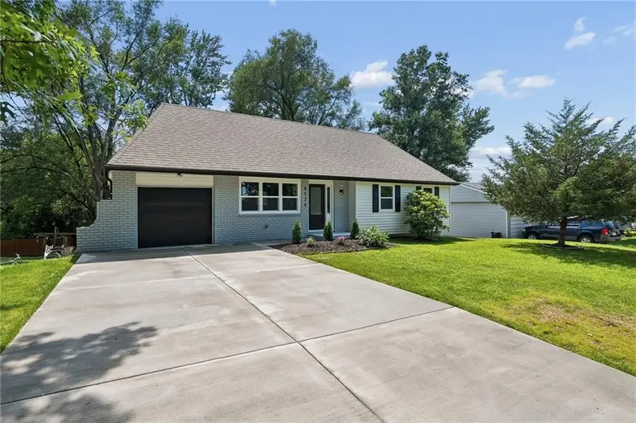 8539 Sandusky Avenue, Kansas City, KS 66112 - #2